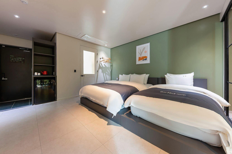 Bedroom 4, Daynice hotel, Boryeong