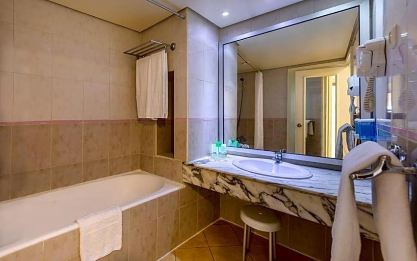 Bathroom 3, Marhaba Royal Salem, Sousse Médina
