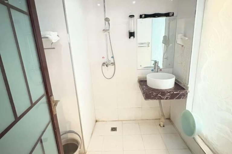 Bathroom 3, Liupanshui Shangkeyuan Business Hotel, Liupanshui