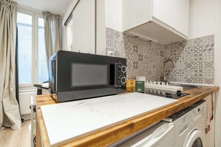 Private kitchen, Cozy Apartment a/c 1br/2p - Nice, Alpes-Maritimes
