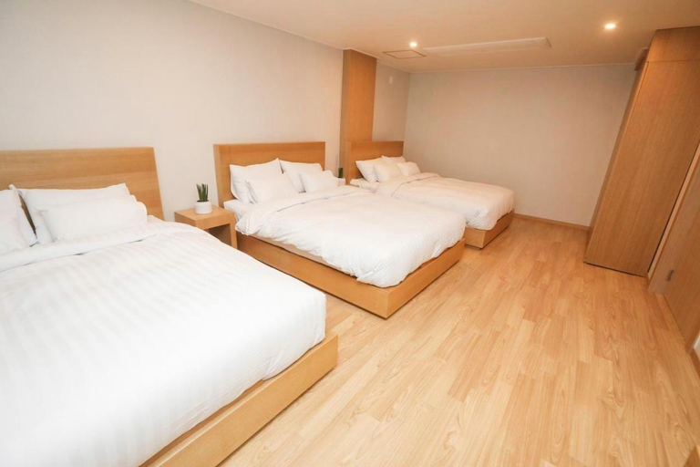 Bedroom 2, Daedunsan Hotel, Geumsan
