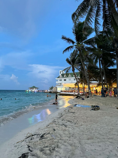Public Area, Lord Pierre, San Andrés