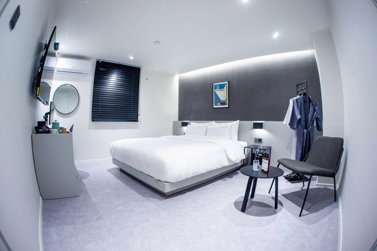 Bedroom 3, Busan Yeonsan YAM, Yeonje