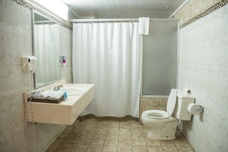 Bathroom 4, Aeropuerto Hotel, Alajuela