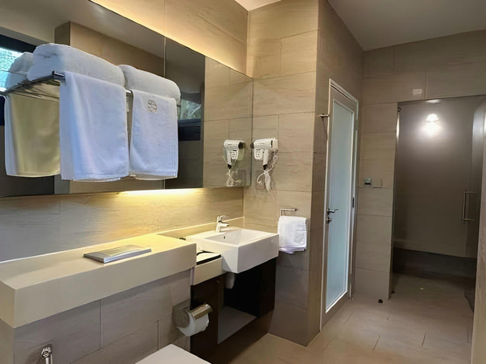 Bathroom 3, Kranji Sanctuary Resort, Singapore