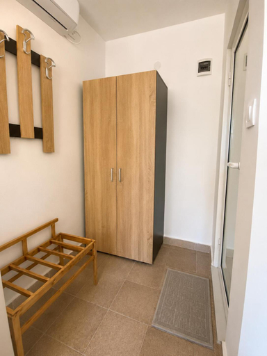 Bedroom 2, Family Hotel Yulian, Balchik