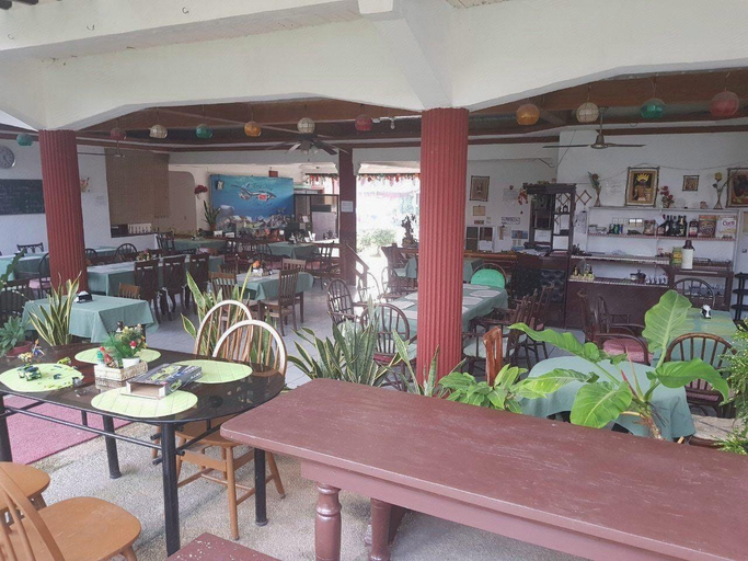 Food & Drinks, Harman Suites Moalboal, Moalboal