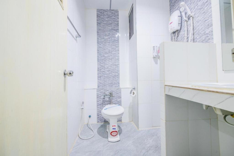 Bathroom, Grand PL Hotel, Muang Phatthalung