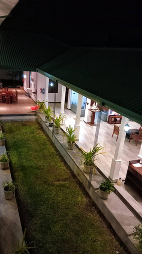 Others 4, Hotel Anaulundawa, Thamankaduwa