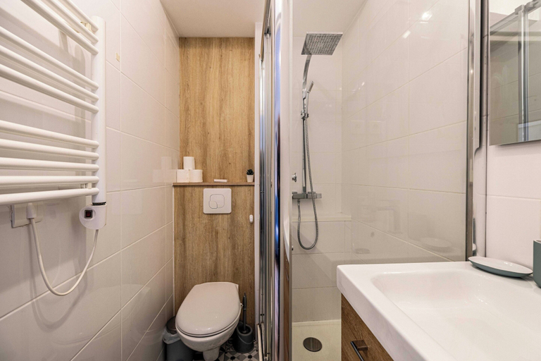 Bathroom 4, Charming Apartment - AC- 1br/2p - Massena, Alpes-Maritimes