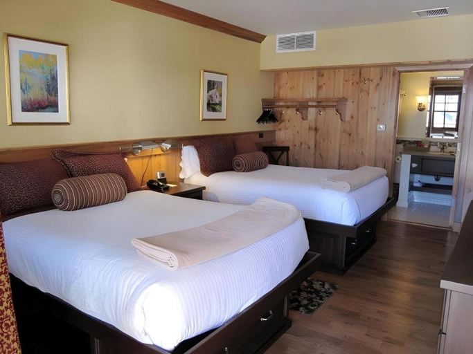 Bedroom 2, The Green Bridge Inn, Eagle