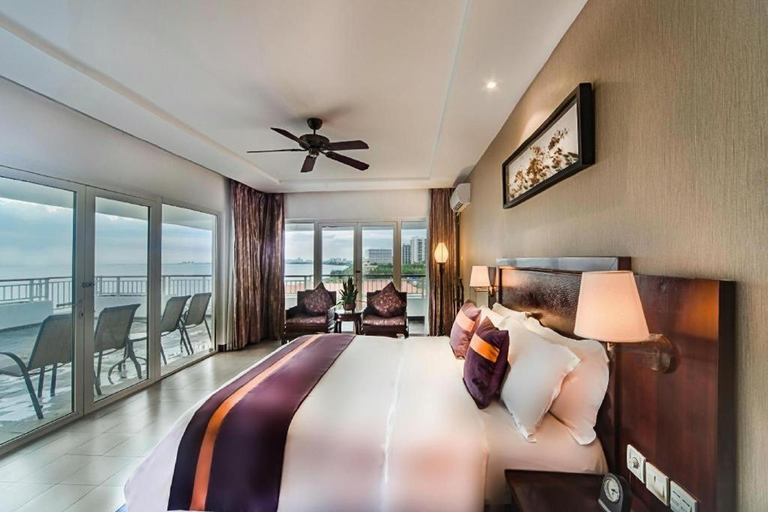 Bedroom 2, Haikou West Coast Hotel, Hainan