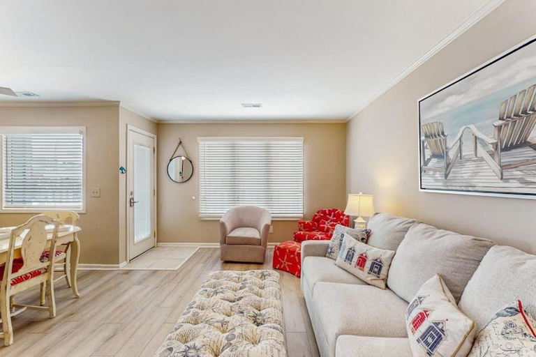 Others 5, Paradise at St James Place, Horry
