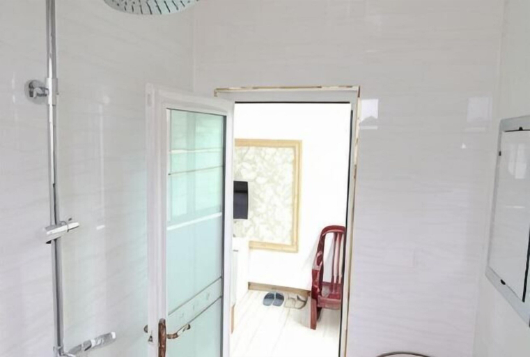 Bathroom 3, Guiping Country House, Guili Ancient Town, Jingdezhen