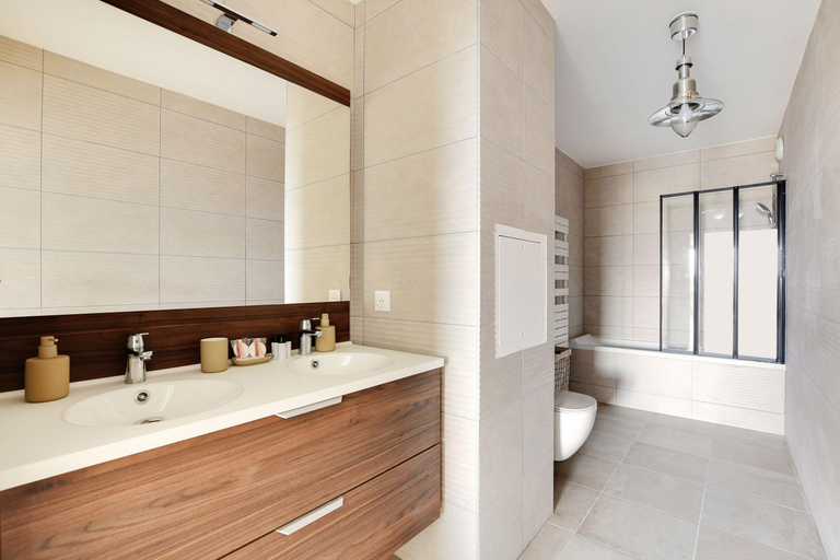 Bathroom 3, Magnificent apartment- 3BR 8P-Proche de la Seine, Hauts-de-Seine