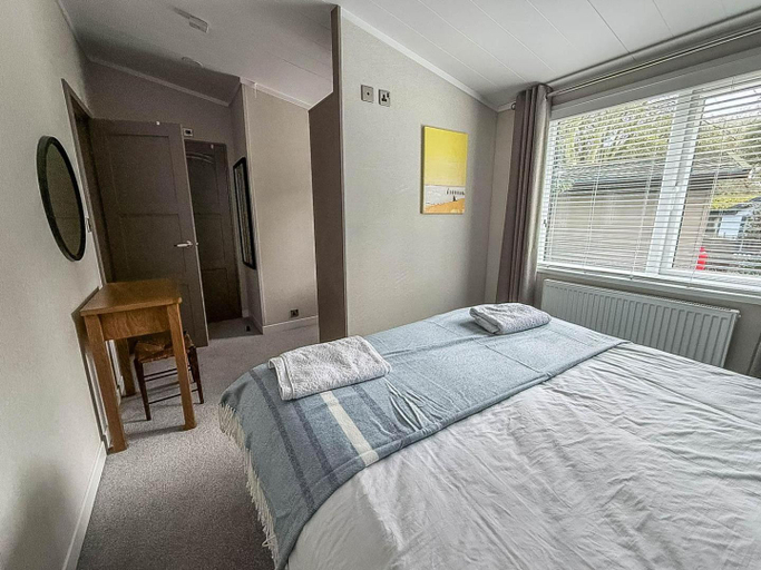 Bedroom, Stunning Lodge With Large Decking At Azure Seas In Suffolk Ref 32109Og, Suffolk