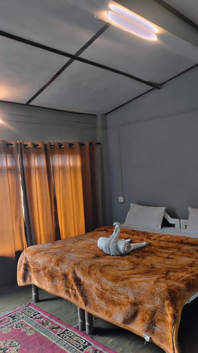 Bedroom 2, The Hidden Peace Homestay (BHIMTAL) -Near kanchi Dham, Nainital