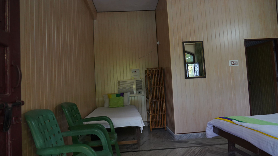 Room 5, Rishikesh sadan- the spiritual Retreat, Garhwal