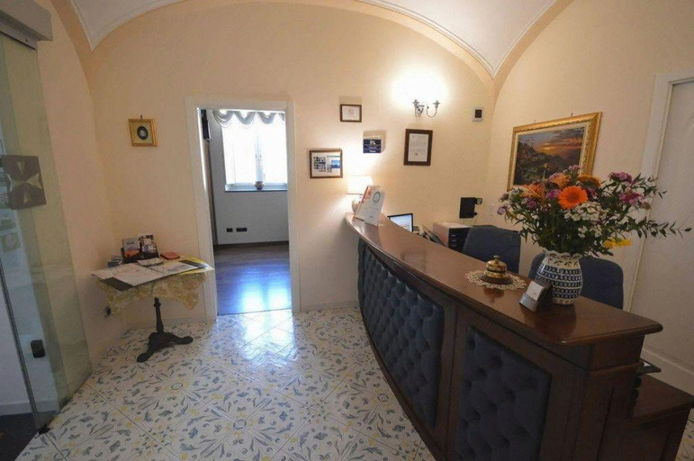 Others 5, B&B Palazzo Pisani, Salerno