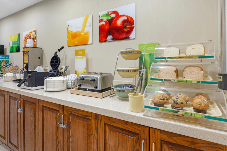 Food & Drinks 5, Quality Inn Fuquay Varina East, Wake