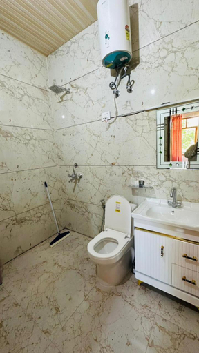 Bathroom 4, The Patni Home Stay, Nainital