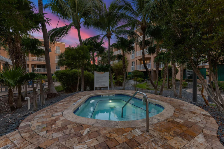 2, Resort View 3BR Residence, Monroe