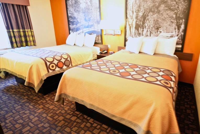 Bedroom 2, Super 8 by Wyndham Clive IA, Polk