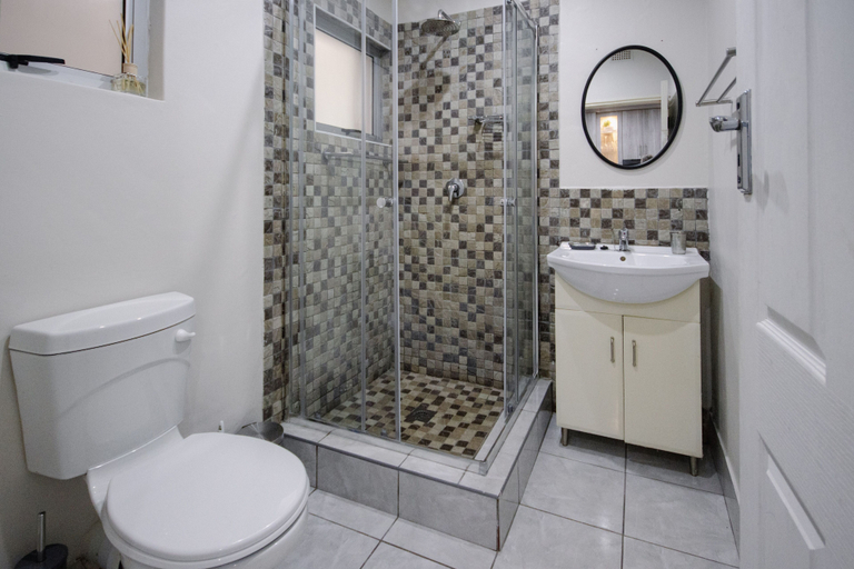 Bathroom 4, Villa Mia, Umkhanyakude