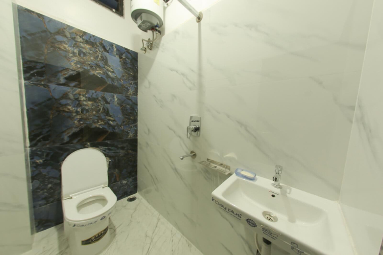 Bathroom 2, Tulsi Leela - Home Stay, Indore