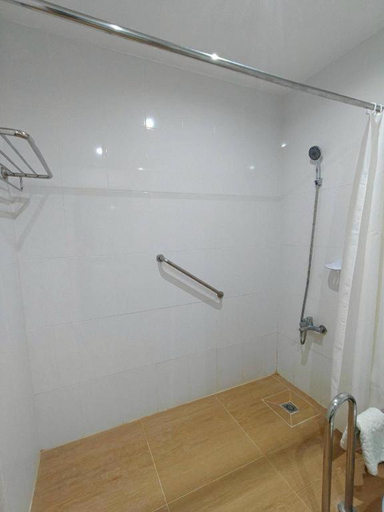 Bathroom 3, The Hill Hotel, Pak Chong