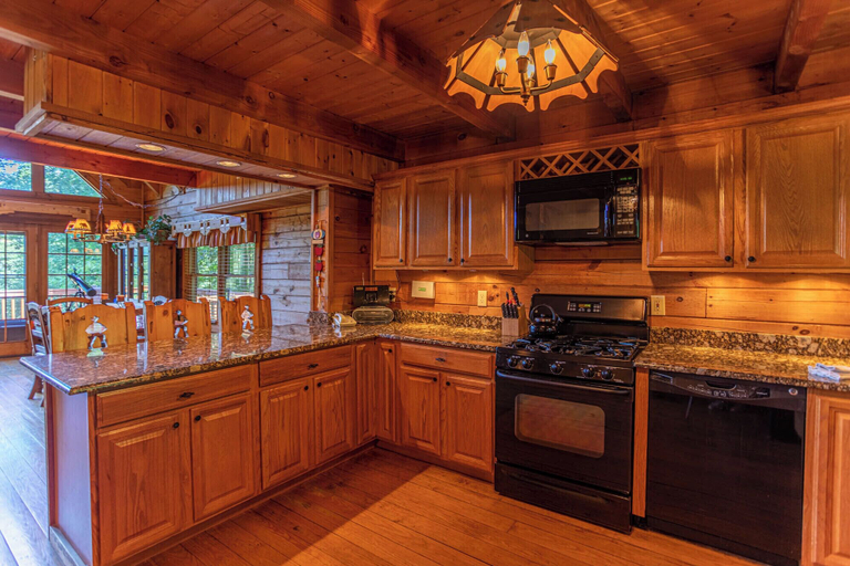 Interior 4, Apple of my Eye, Watauga