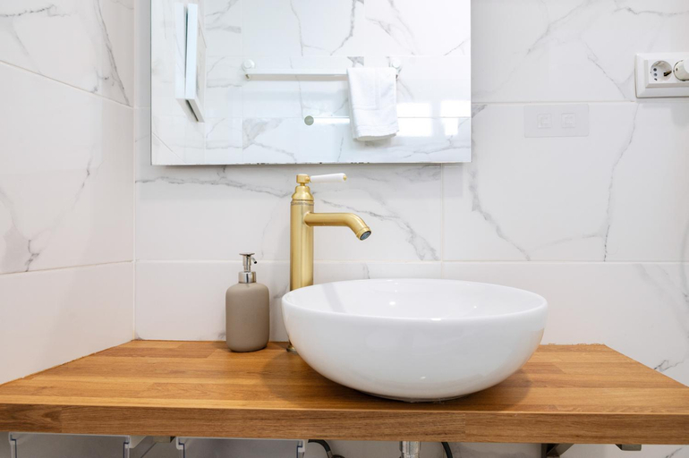 Bathroom 2, Home Essences, Porto