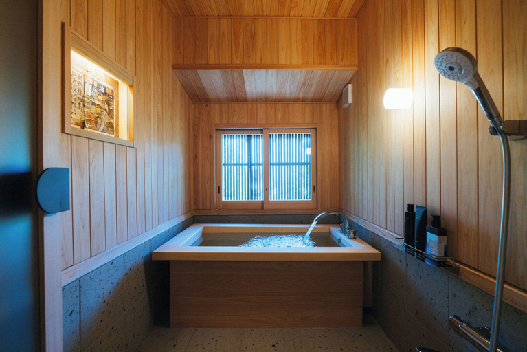 Bathroom 2, HOTEL RACCAN, Shibushi
