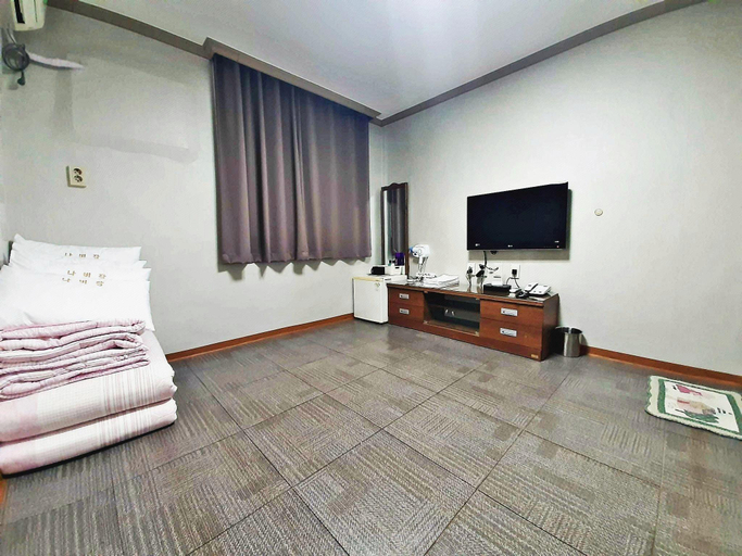 Bedroom 2, Nabizam Motel, Yeosu