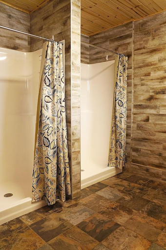 Bathroom 3, Mont du Lac Resort, Douglas