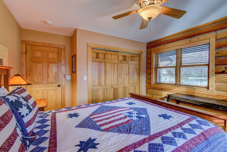 Interior 4, Four Points With Mountain Views, King With Fireplace on Main, hot Tub, pet Friendly, Watauga