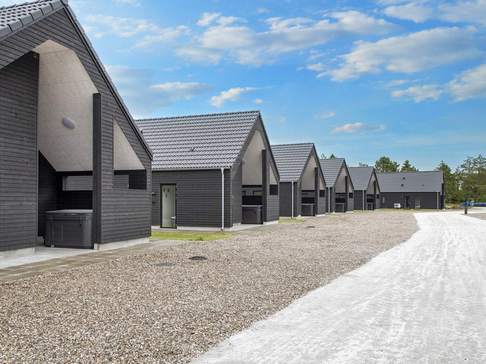Exterior & Views 1, 5 Star Holiday Home in Romo, Tønder