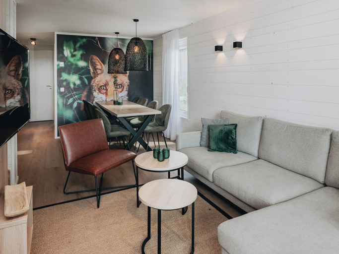 5, Spacious Villa in Forest Park, Landerd
