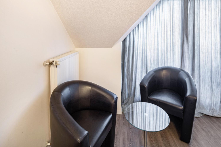 Others 4, Hotel Deitmer, Borken