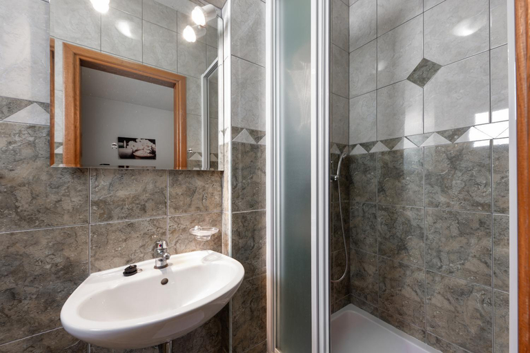 Bathroom 3, Roso Marica - Apartments & Rooms, Makarska