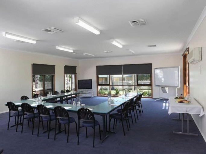 Food & Drinks 5, Murray Downs Resort, Wakool