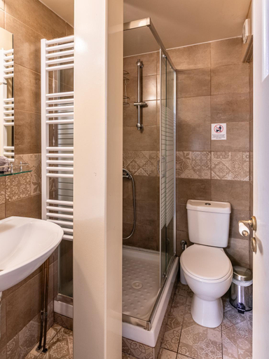 Bathroom 2, A Painter's House in Plaka, Attica
