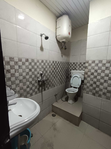 Bathroom 5, Hotel Chaitanya Inn, Varanasi