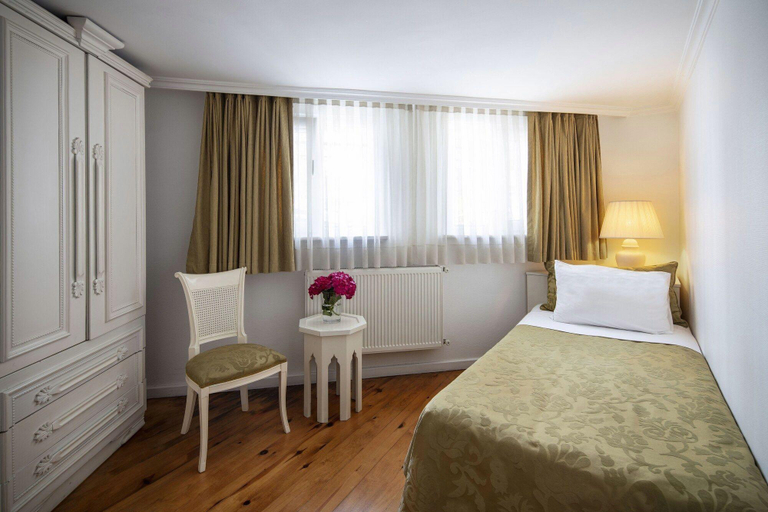 Bedroom 2, Hotel Sari Konak, Fatih