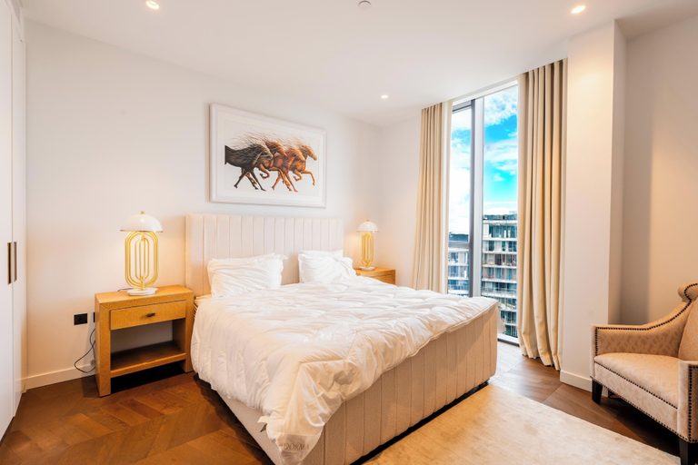 Room 2, Luxury 4-Bed Duplex Penthouse, London