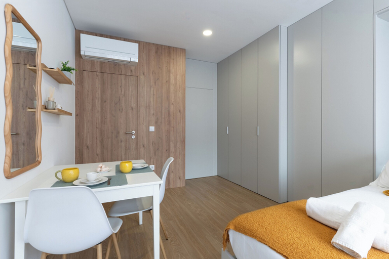 Room 3, Water Lily, Aveiro