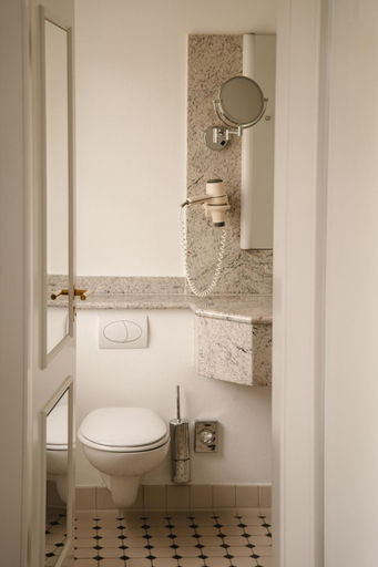 Bathroom 5, Hofgut Georgenthal, Rheingau-Taunus-Kreis