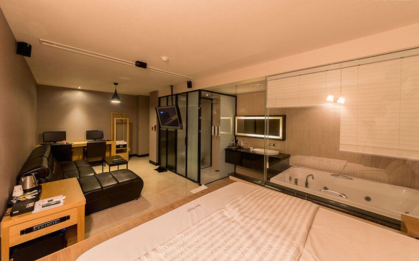 Bedroom 4, Gary Cooper Hotel, Haeundae