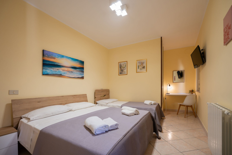Bedroom 4, Vico Tauro House, Messina