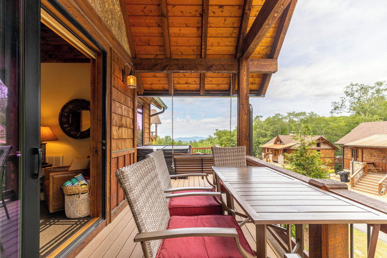Interior 5, An Escape to Remember at Eagles Nest, Avery